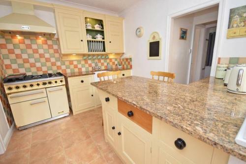 Westfield House - Characterful 7 Bedroom Townhouse