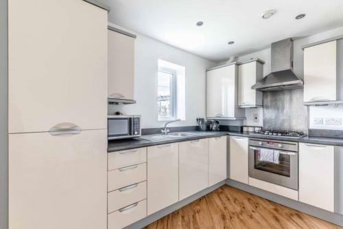 Apartamento 2 Bed/2 Bath & Free Parking - Langley/heathrow