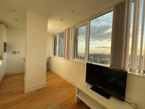 Apartment On Slough High Street
