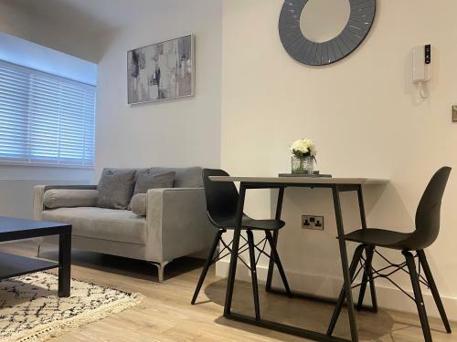 Roomotel - Streetsbrook Apartments