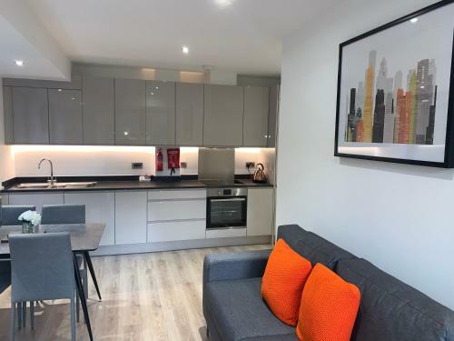 Roomotel - Streetsbrook Apartments