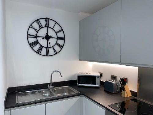 Roomotel - Streetsbrook Apartments