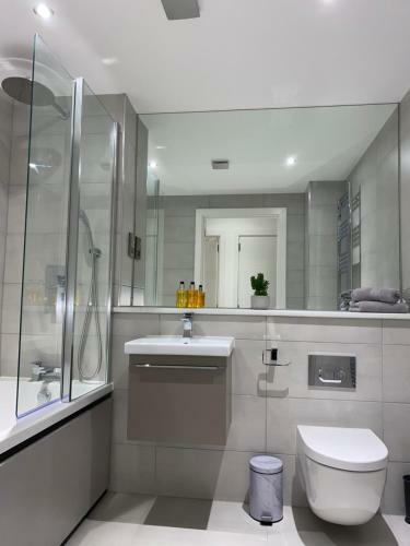 Roomotel - Streetsbrook Apartments