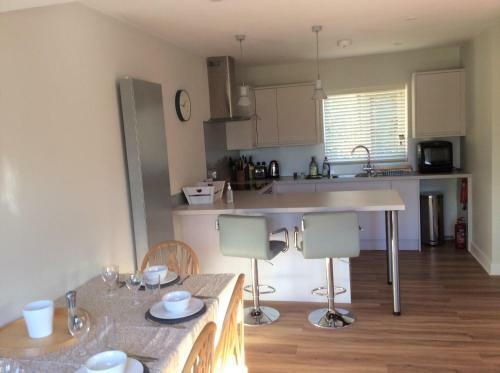 Contemporary Cottage Outside South Harting