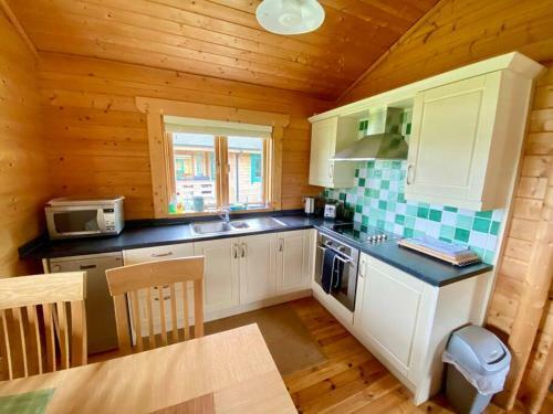 Lilly Lodge, Lake Pochard