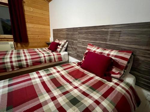 Tufty Lodge, Lake Pochard Lodge 9