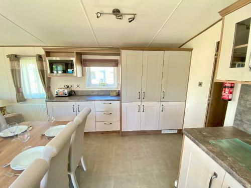 Puddleducks, Dog Friendly Hot Tub Lodge