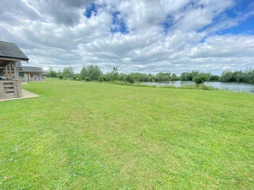 Heron Lodge, Lake Pochard
