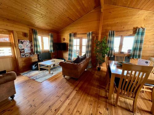 Heron Lodge, Lake Pochard