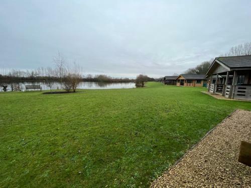 Reeds Lodge, Lake Pochard