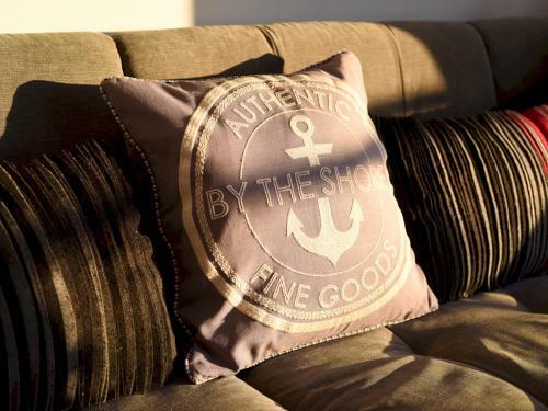 Pass The Keys Amazing Views High End Beachfront 3bed Sleeps 7