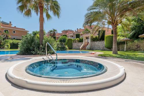 Villa Bungalow With Swimming Pool In Calas De Mallorca