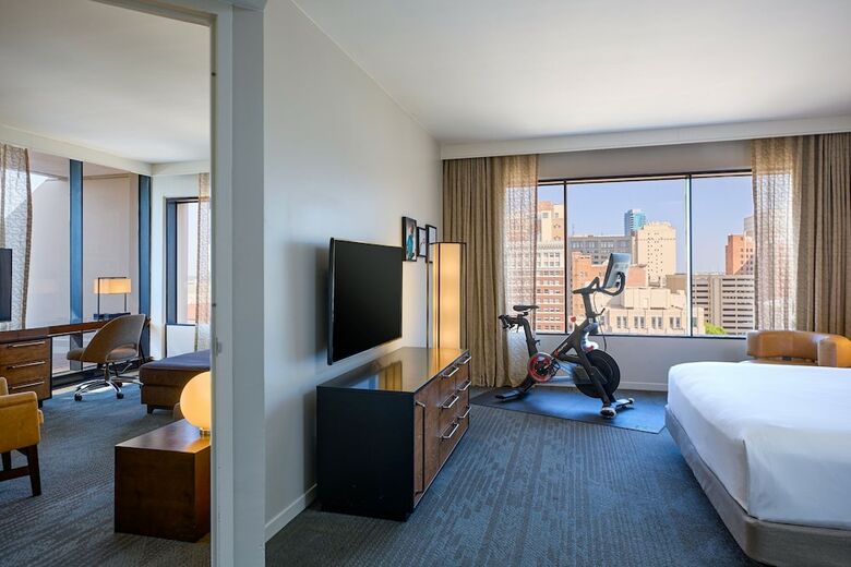 The Worthington Renaissance Fort Worth Hotel