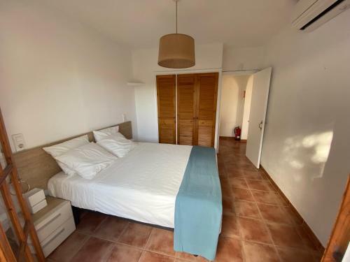 Villa Con Piscina Privada Y Gran Jard�n