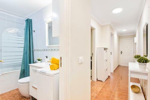 12a Amarilla Bay Holiday Apartment, Pool And AC