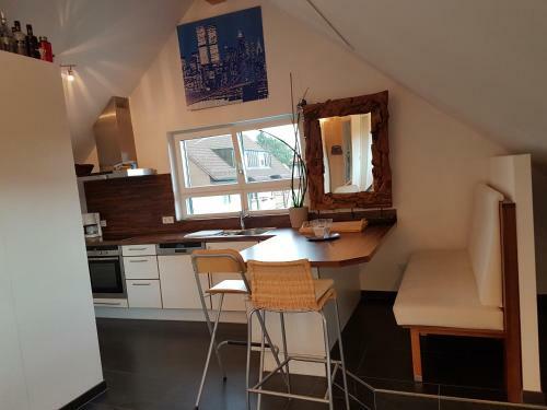 Apartamento 3,5 Zimmer Hochwertig Eingerichtete Dachgeschosswohnung