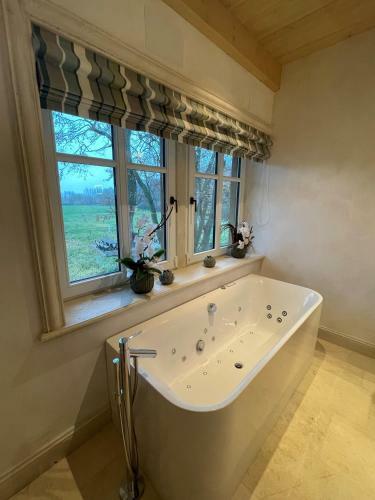 Villa Landh��s Oeverdiek - Luxus Am Golfplatz