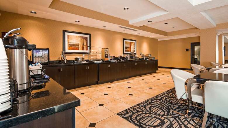 Hotel Best Western Plus Airport Inn & Suites