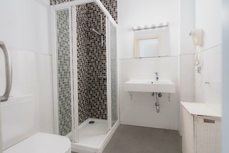Apartamentos Azz Sevilla Torre De La Plata