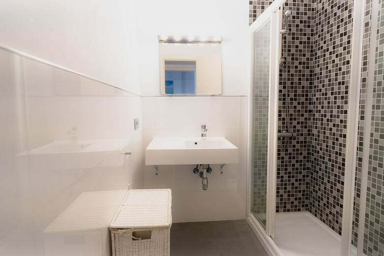 Apartamentos Azz Sevilla Torre De La Plata