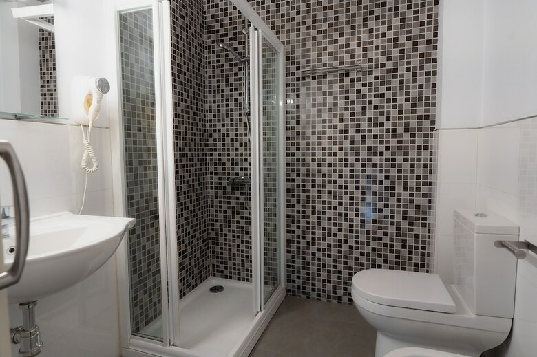 Apartamentos Azz Sevilla Torre De La Plata