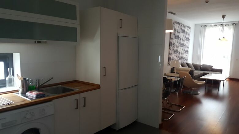 Apartamentos Azz Sevilla Torre De La Plata