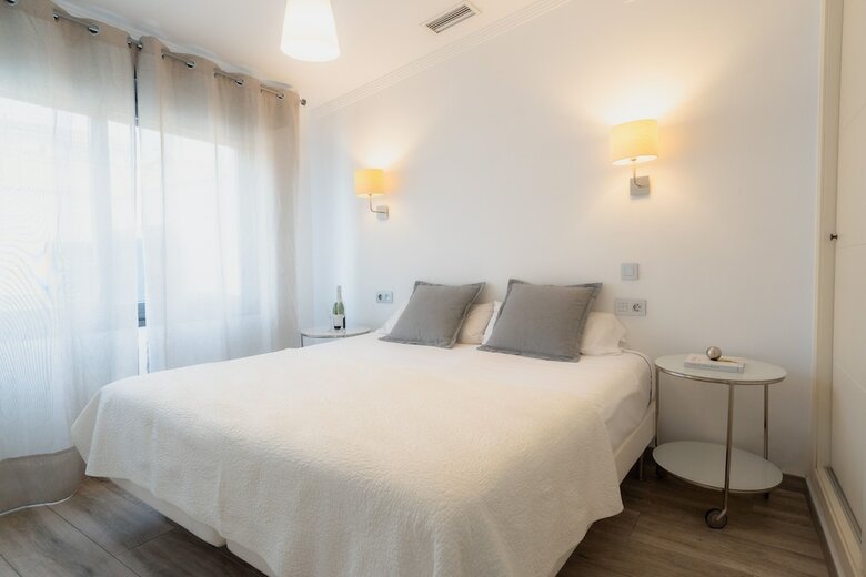 Apartamentos Azz Sevilla Torre De La Plata