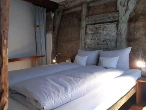 Hotel Schiefes Haus