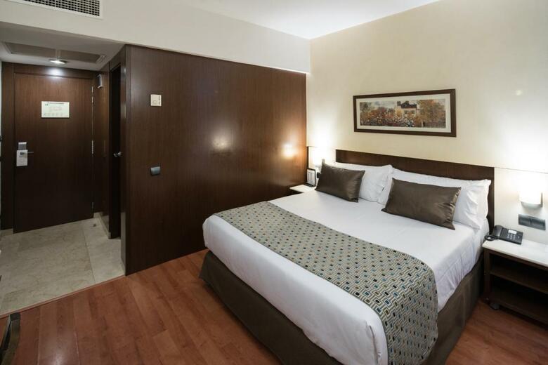 Hotel Catalonia Born