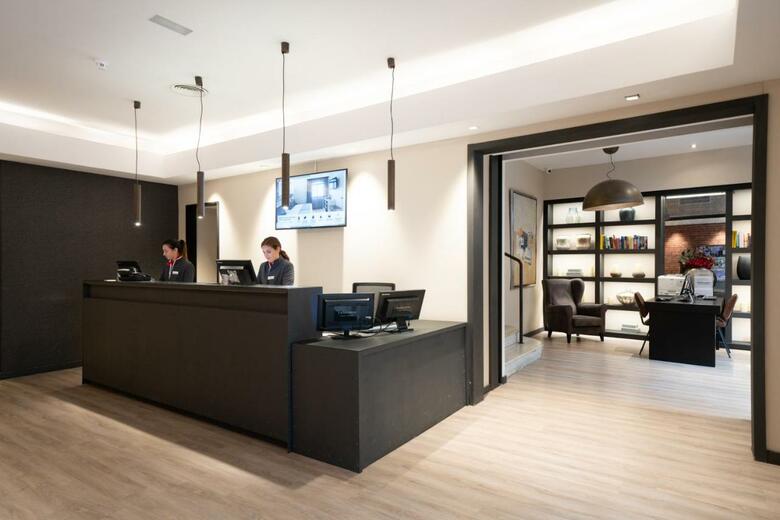 Hotel Catalonia Born