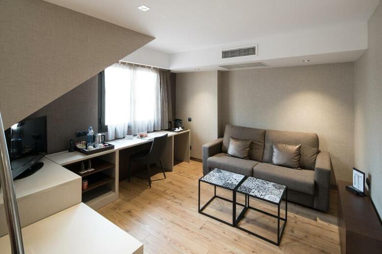 Hotel Catalonia Born