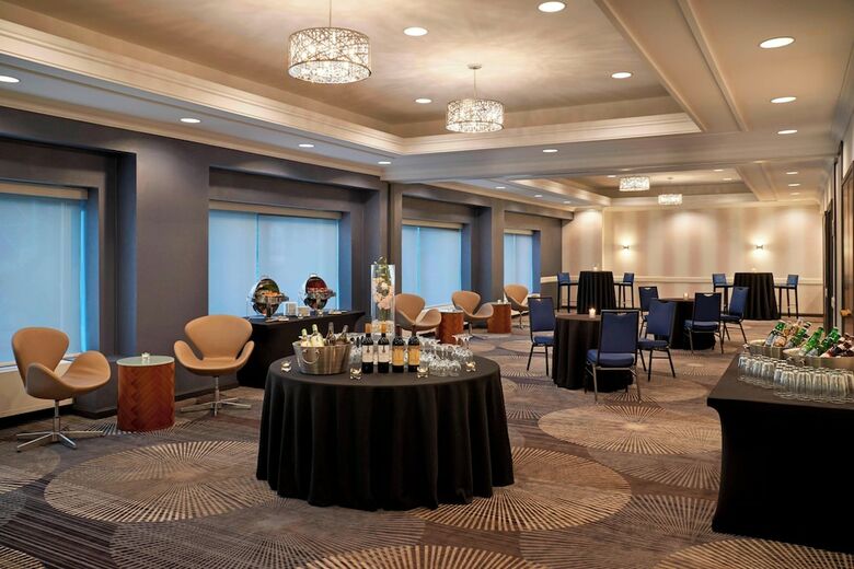 Hotel Courtyard By Marriott Downtown Toronto