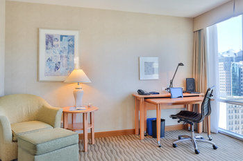 Delta Hotels Vancouver Downtown Suites