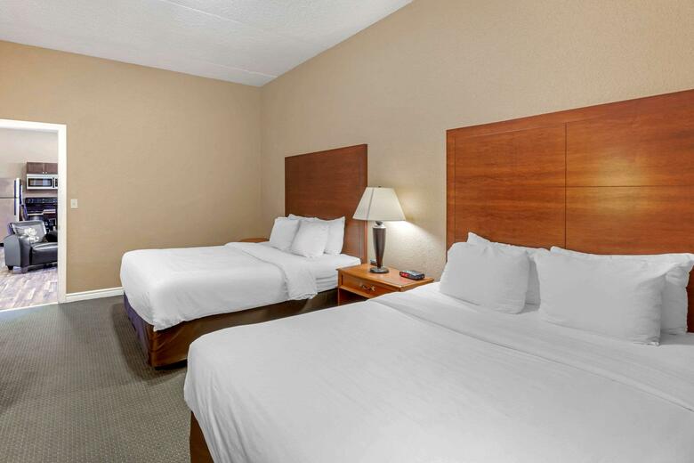 Hotel Comfort Inn & Suites Thousand Islands Harbour District