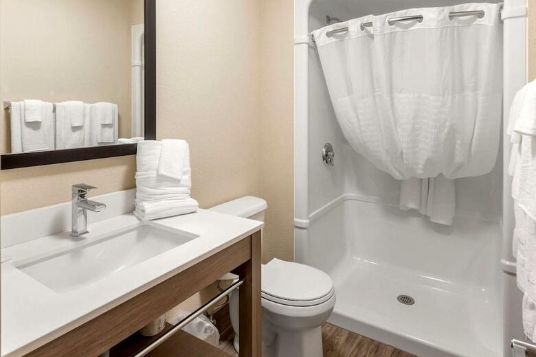 Hotel Comfort Inn & Suites Thousand Islands Harbour District