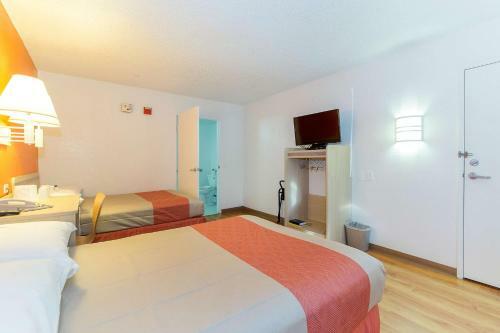 Motel 6 Hayward