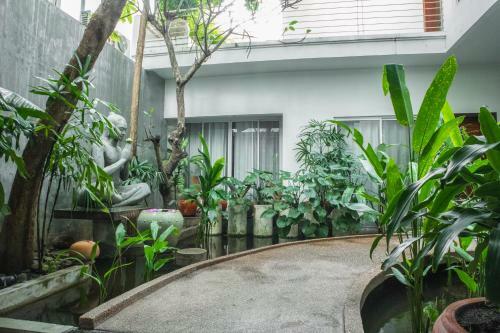 Hotel Away Villa Salt Phnom Penh