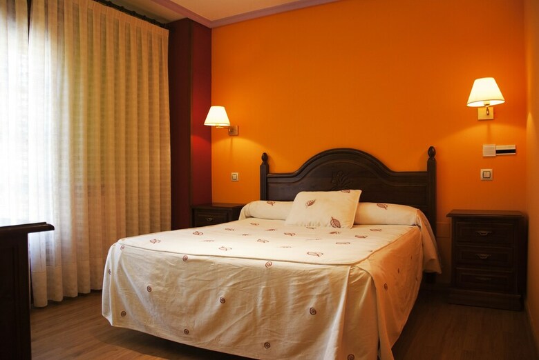 Hotel Tierra De Lobos