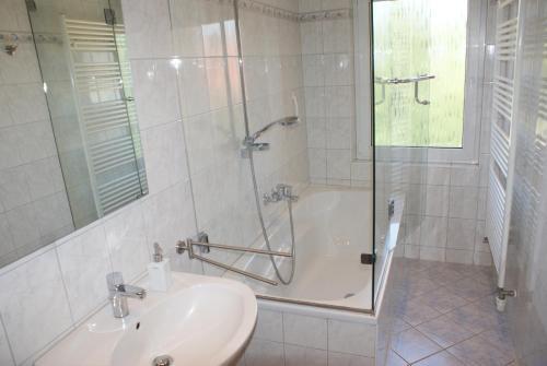 Apartamento Kutter Mit Parkplatz & Balkon - Abc200