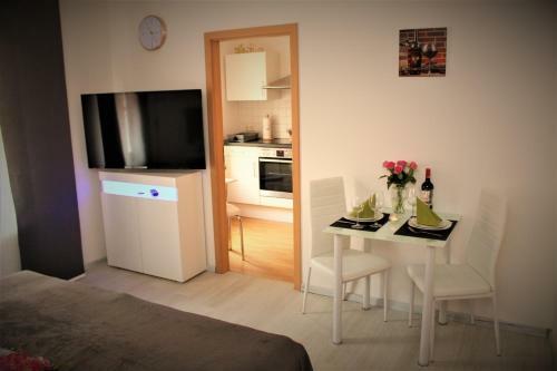 Budget Apartments - Salzhausblick Ferienwohnungen