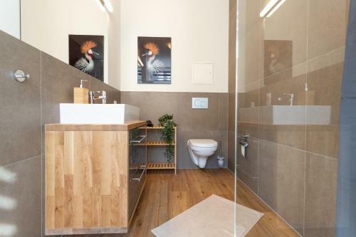 Full House Studios - The Buffalo Apartment - Ntflx + Wifi