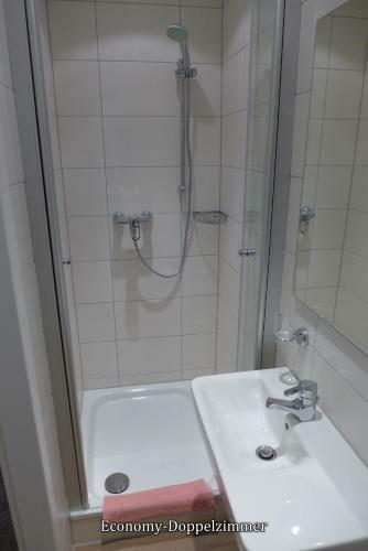 Hostal Pension Haus Linden
