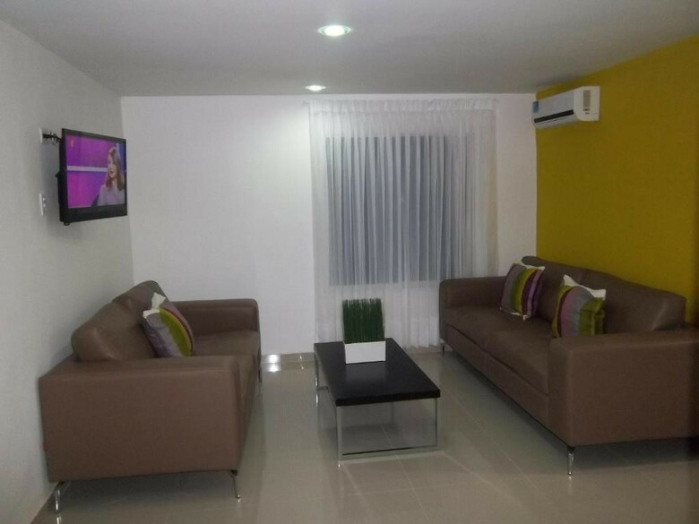 Hotel Golden House