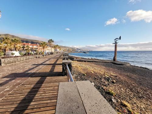 Home2book Stunning Apartment Candelaria, Terrace