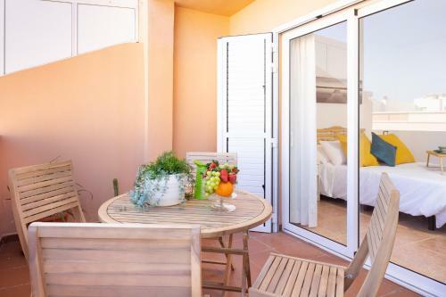 Home2book Stunning Apartment Candelaria, Terrace