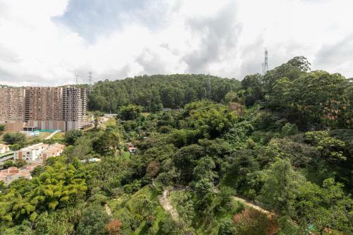 Apartamento Hermoso Apto En Poblado Con Vista Al Bosque