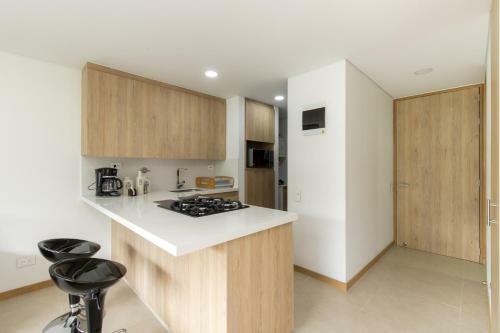 Apartamento Hermoso Apto En Poblado Con Vista Al Bosque