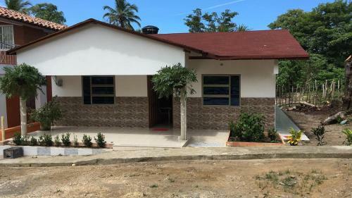 Hostal Caba�a Corales De Playas Blancas A 300 Mts Del Mar