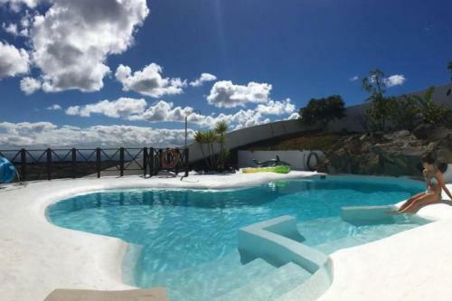 Villa Papaz In Lanzarote Spacious Pool Sea View