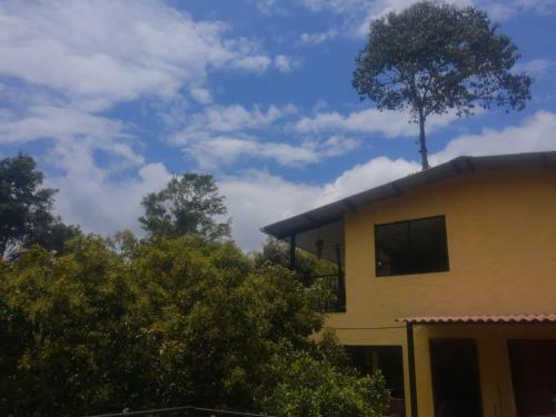 Hostal Alojamiento El Regalo